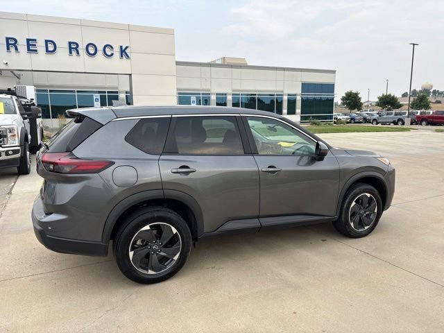 Used 2025 Nissan Rogue SV AWD/4WD image 3