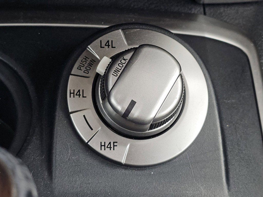 Used 2018 Toyota 4Runner Limited AWD/4WD image 10