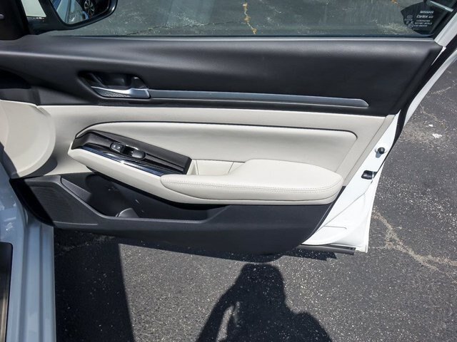 Used 2024 Nissan Altima 2.5 SL AWD/4WD image 26