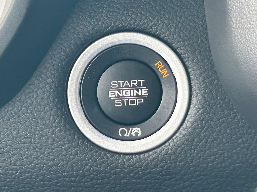 Used 2023 RAM 1500 Laramie RWD image 47