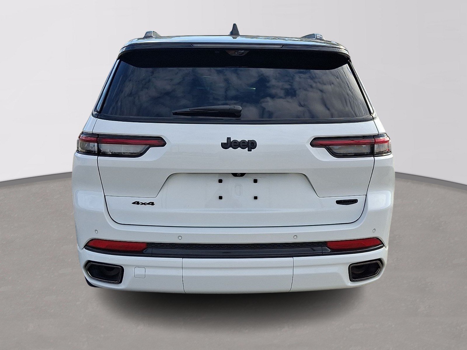Used 2023 Jeep Grand Cherokee L Summit AWD/4WD image 5