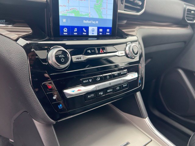 Certified 2024 Ford Explorer Limited w/ Limited Technology Package AWD/4WD image 16