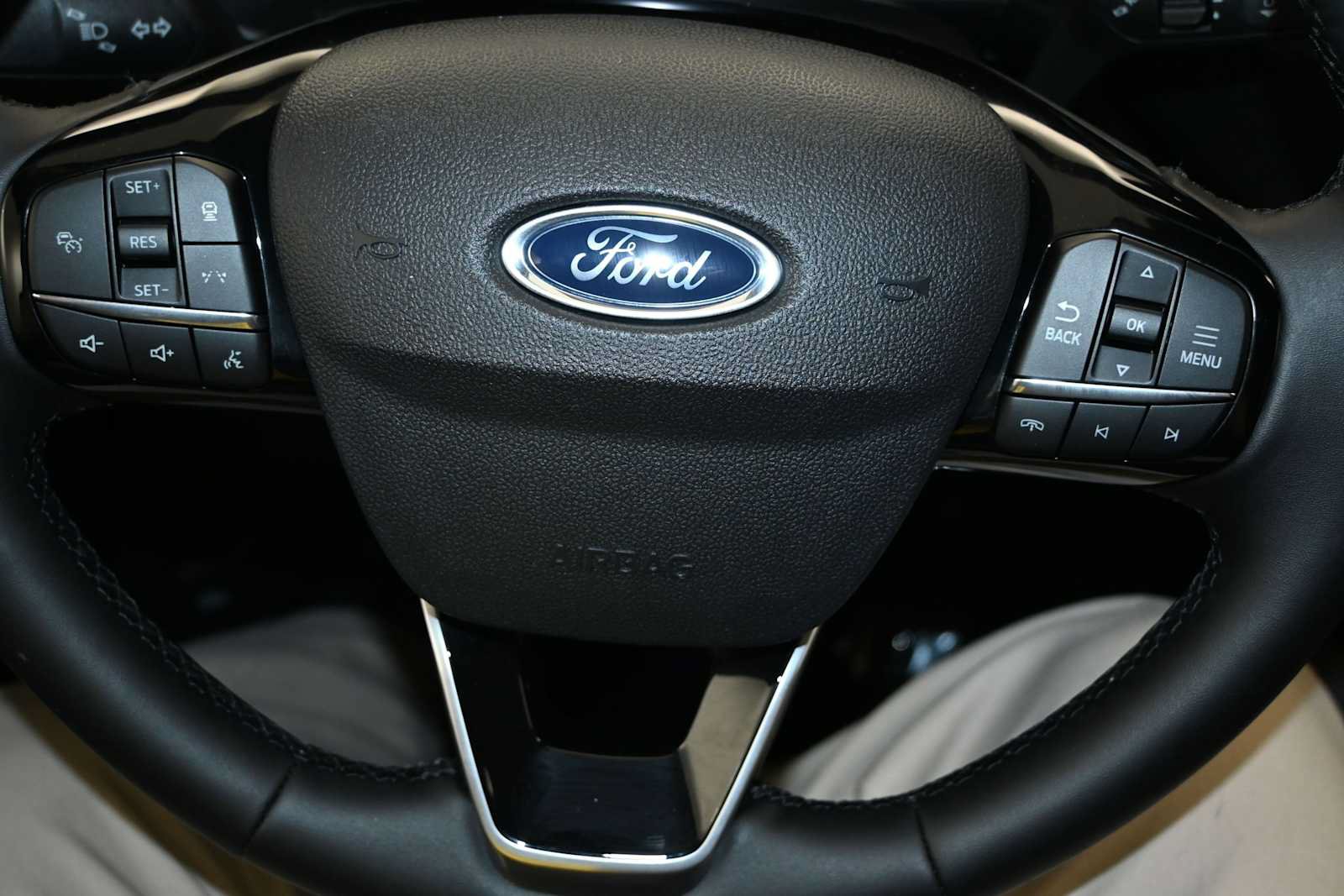 Certified 2026 Ford Escape SE w/ PHEV Premium Package FWD image 21