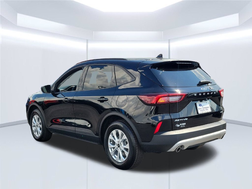 Certified 2026 Ford Escape Active w/ Cold Weather Package AWD/4WD image 8