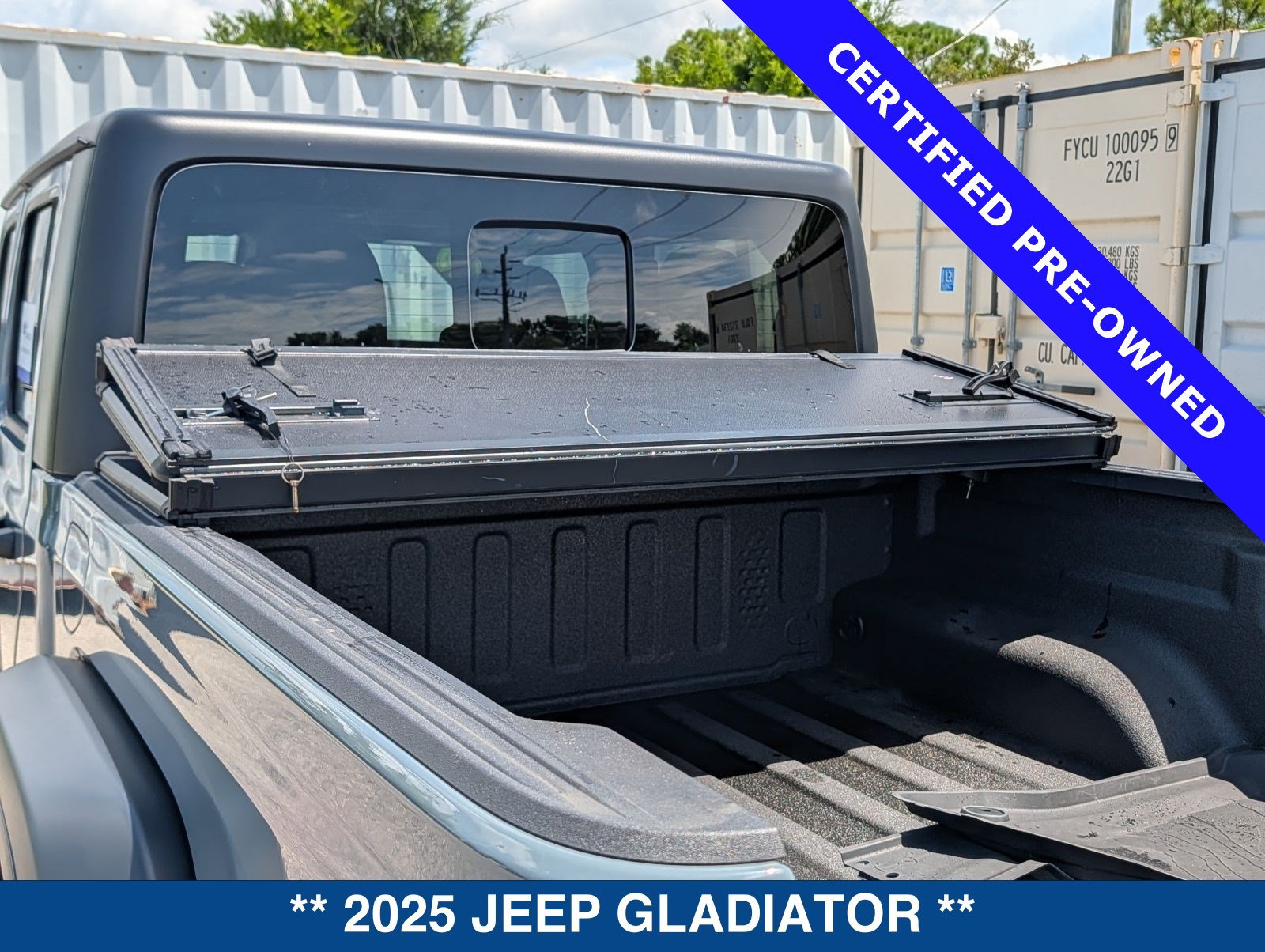 Used 2025 Jeep Gladiator Mojave w/ Convenience Group AWD/4WD image 21