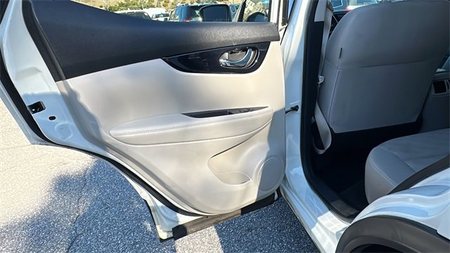 Used 2018 Nissan Rogue Sport SV image 20