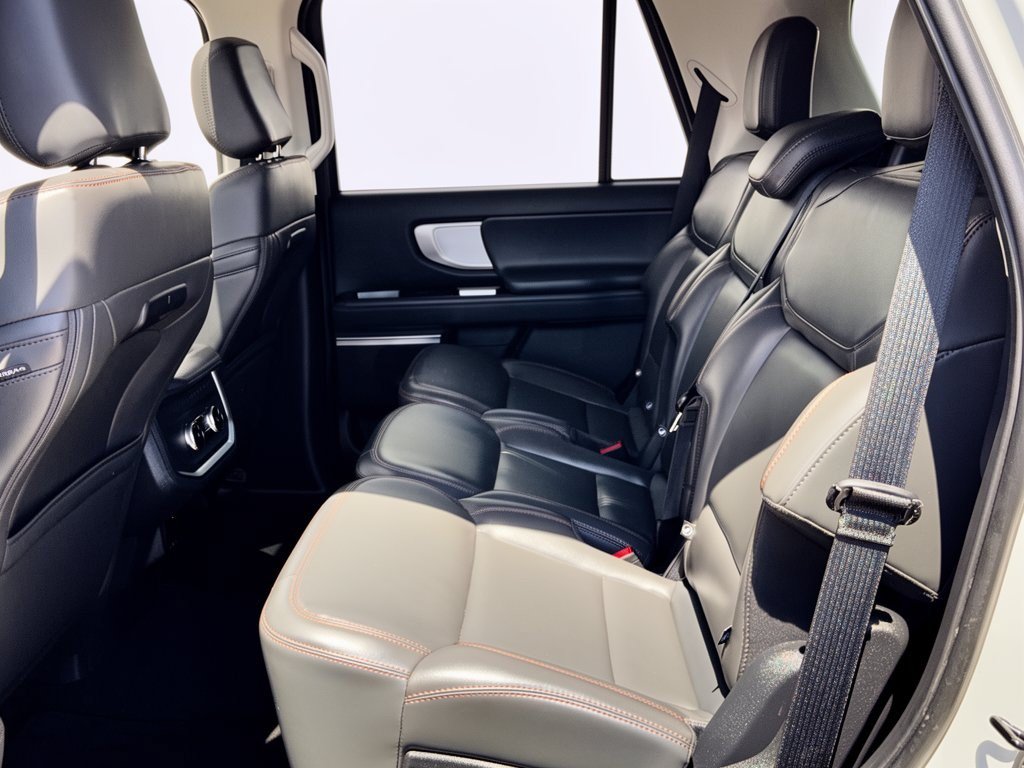 Certified 2025 Ford Expedition Active AWD/4WD image 25