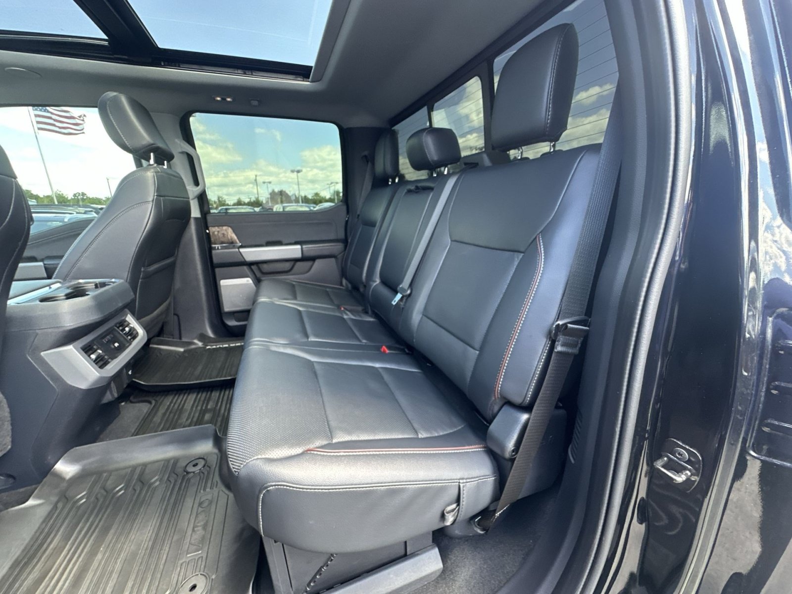 Certified 2024 Ford F350 Lariat w/ Lariat Ultimate Package AWD/4WD image 33
