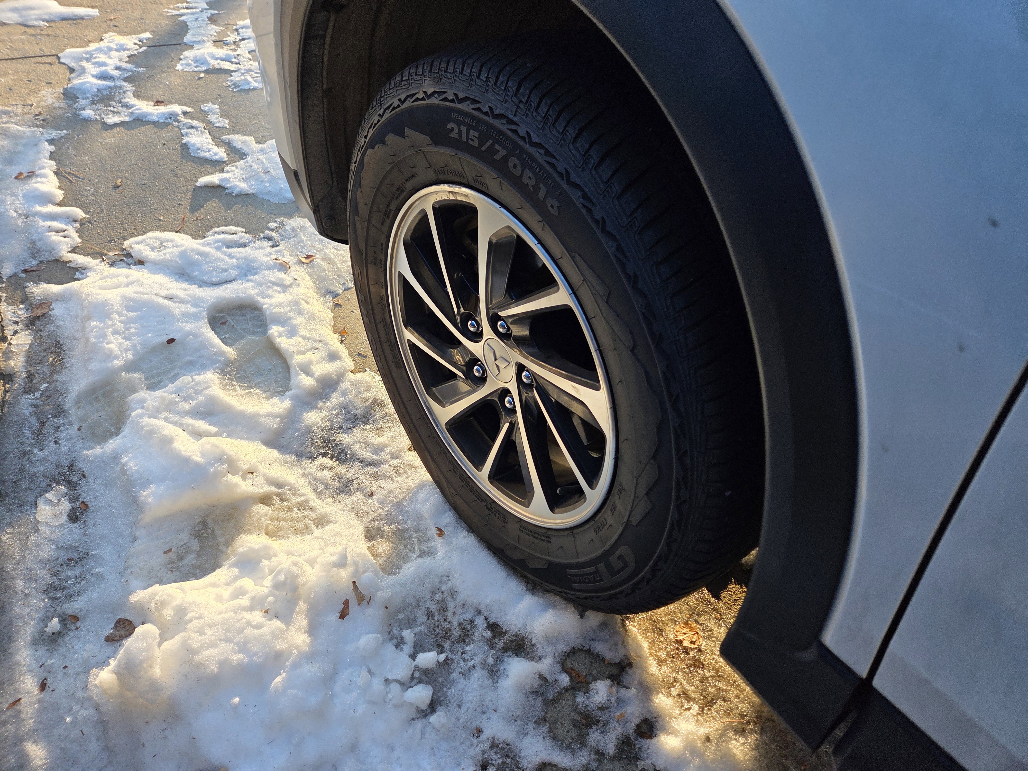 Used 2020 Mitsubishi Eclipse Cross ES image 9