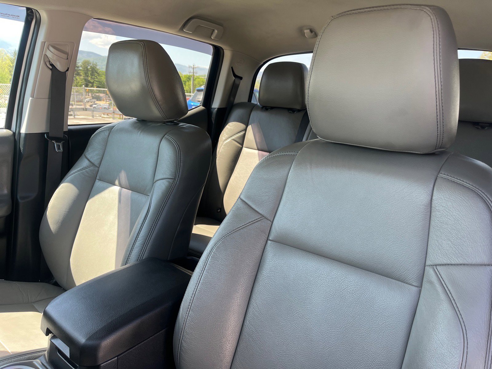 Used 2021 Toyota Tacoma SR5 AWD/4WD image 8