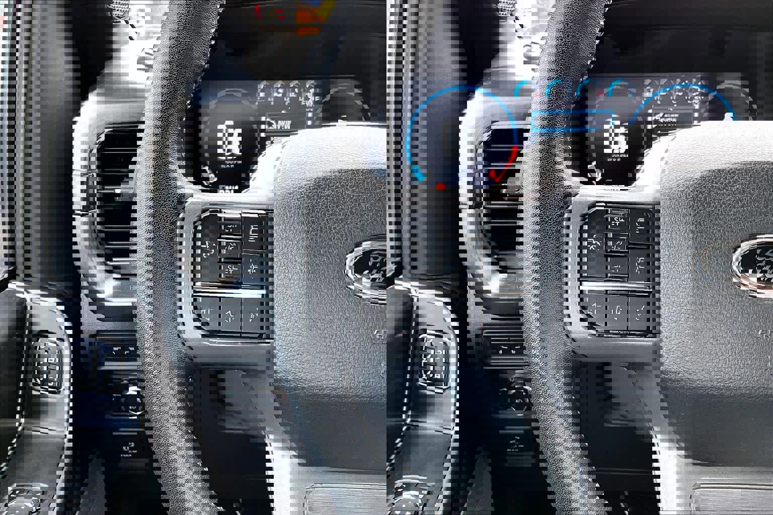 Certified 2022 Ford F150 Lariat w/ Equipment Group 502A High image 25