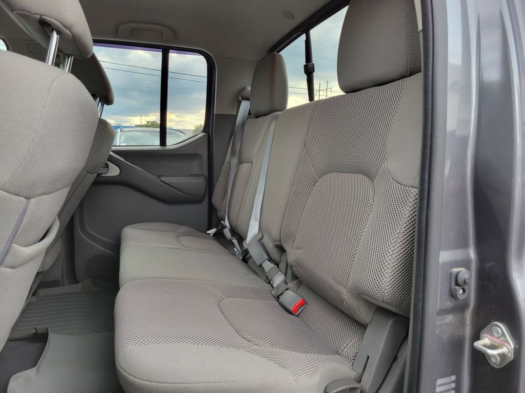 Used 2020 Nissan Frontier SV w/ Midnight Edition Floor Mats image 15