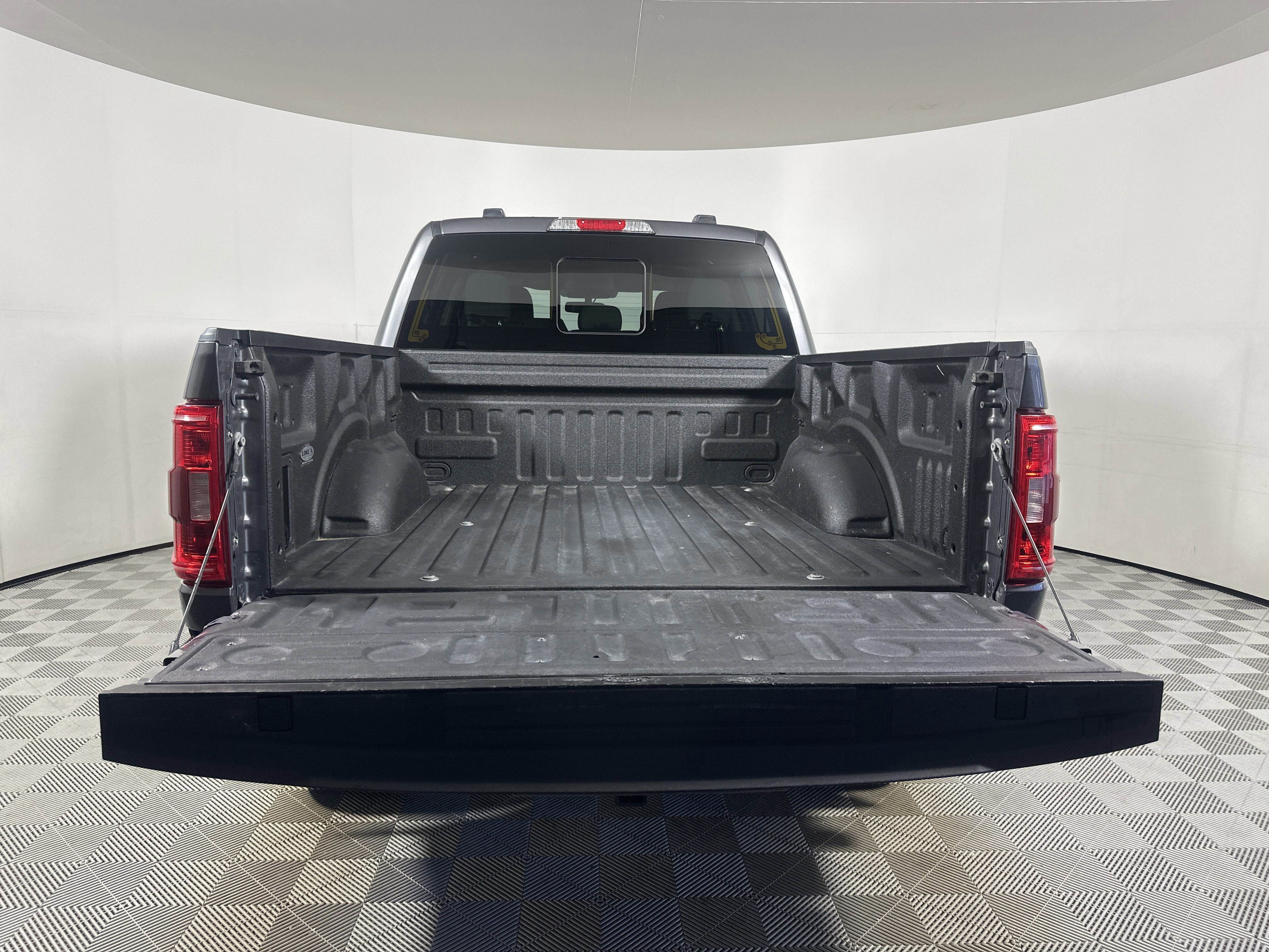 Certified 2022 Ford F150 XLT w/ Equipment Group 302A High image 25