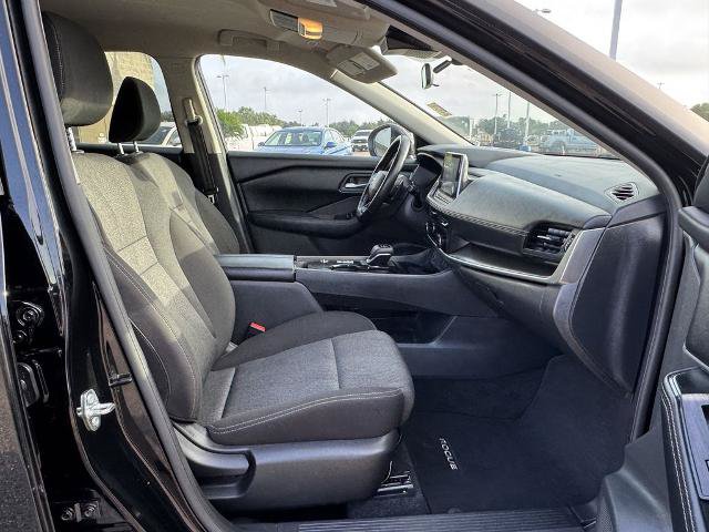 Used 2025 Nissan Rogue SV FWD image 18