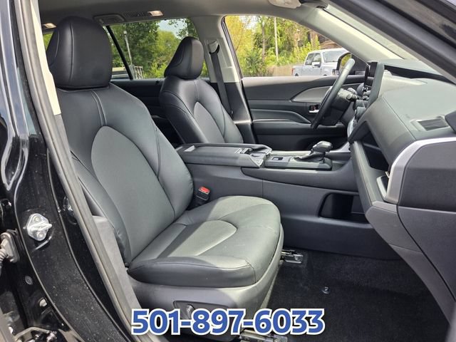 Used 2025 Toyota Grand Highlander AWD image 16
