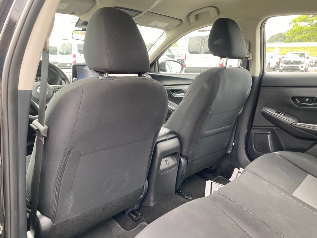 Used 2025 Nissan Sentra SV FWD image 28