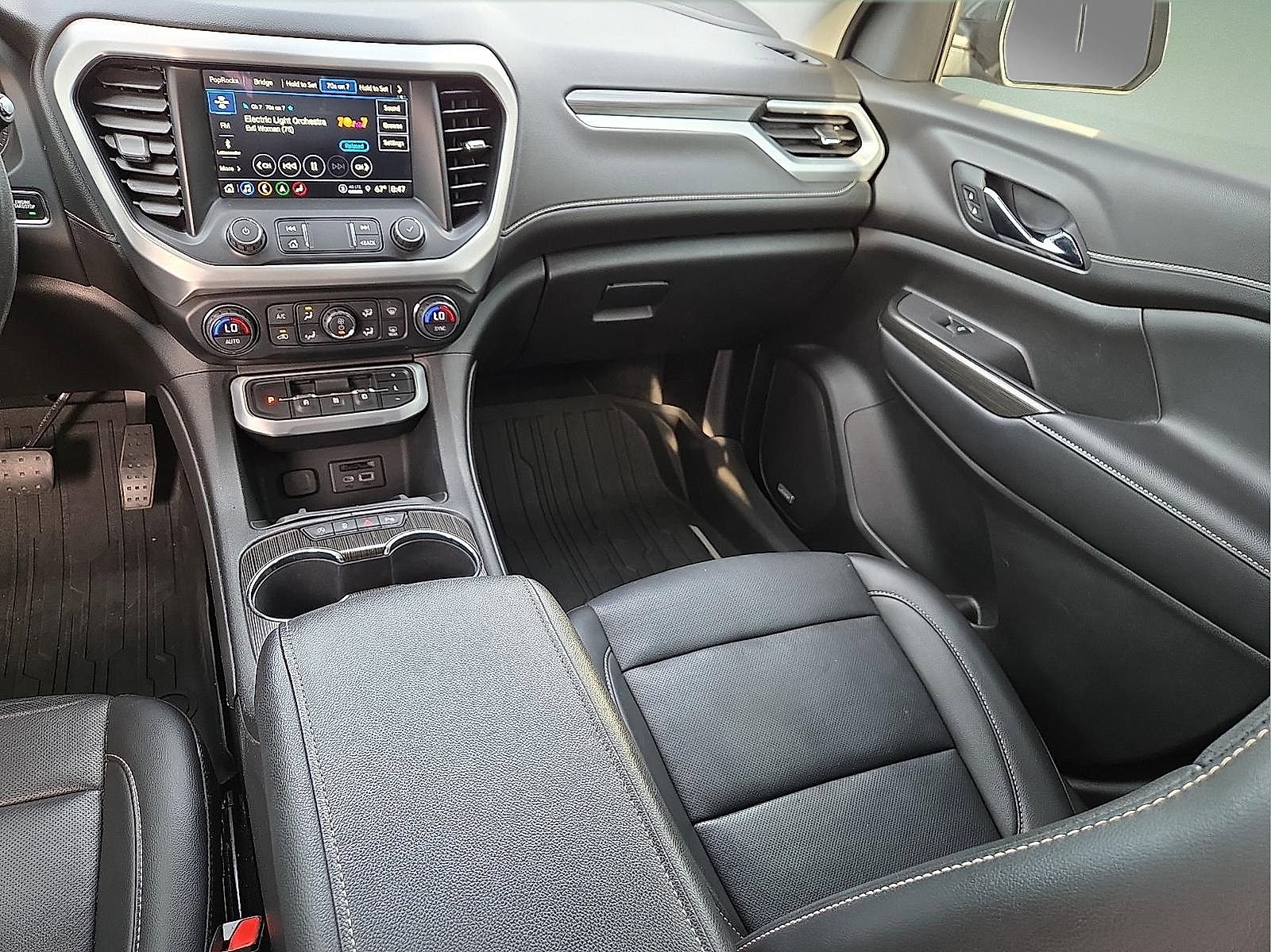 Used 2021 GMC Acadia SLT w/ Premium Package FWD image 13