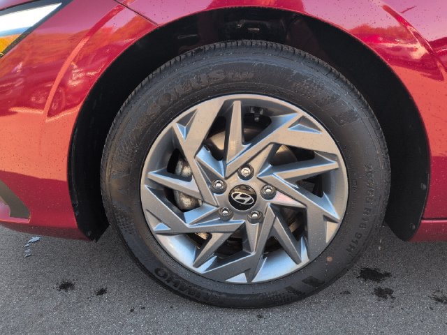Used 2024 Hyundai Elantra SEL FWD image 10