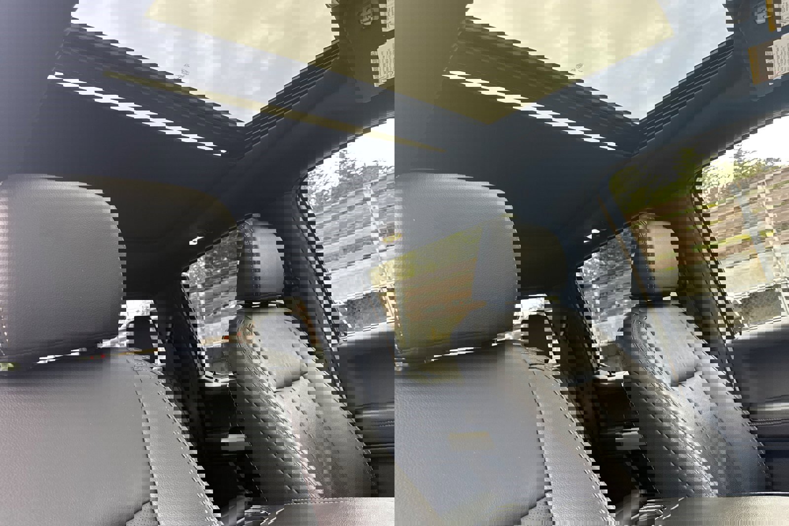 Certified 2022 Ford F350 Lariat w/ Black Appearance Package image 17