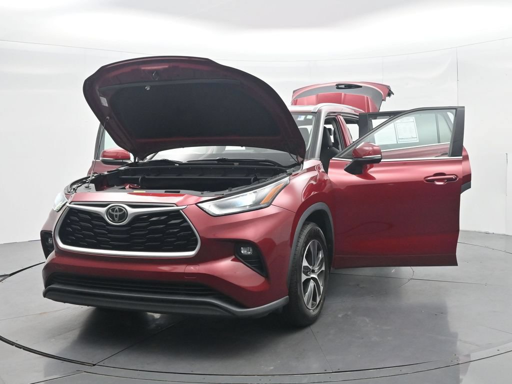 Used 2021 Toyota Highlander XLE FWD image 50
