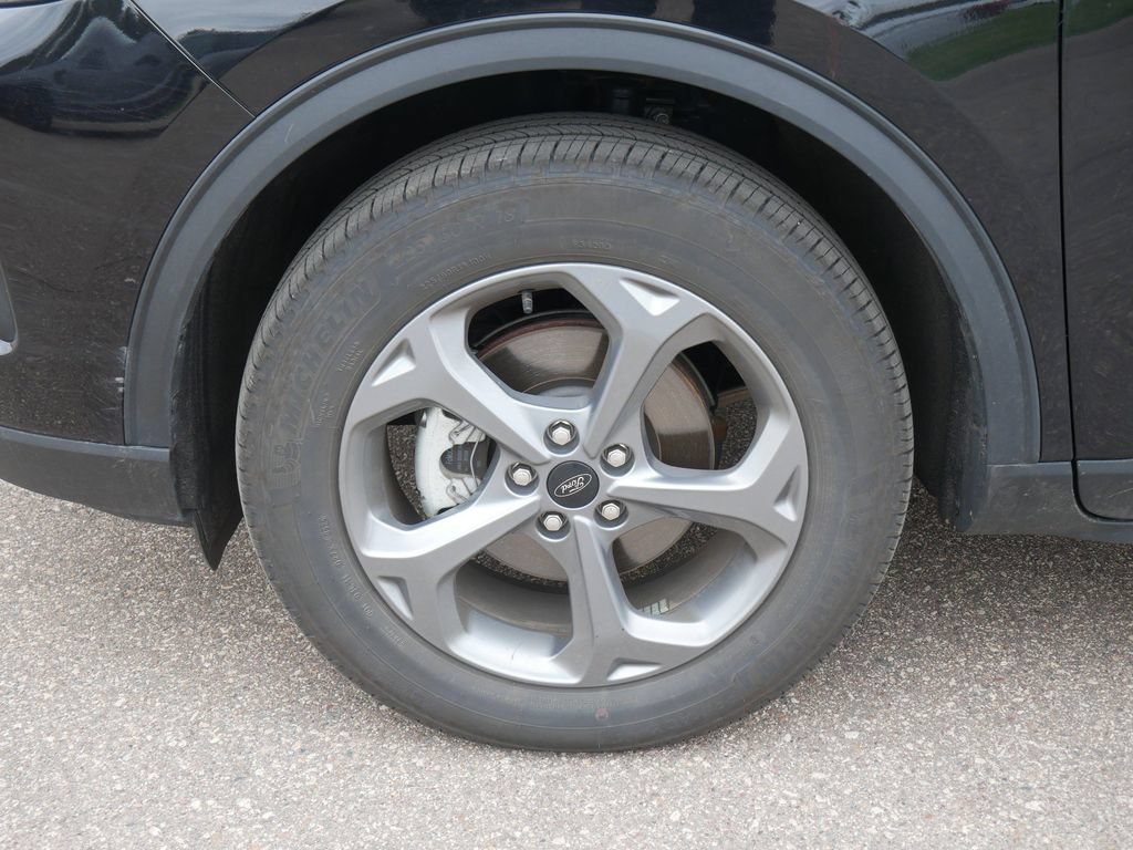 Certified 2025 Ford Escape ST-Line AWD/4WD image 8