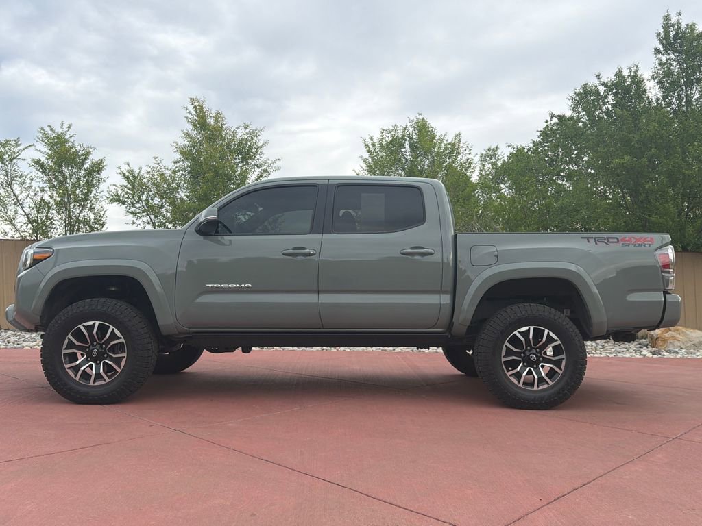 Used 2023 Toyota Tacoma TRD Sport w/ TRD Premium Sport Package AWD/4WD image 4