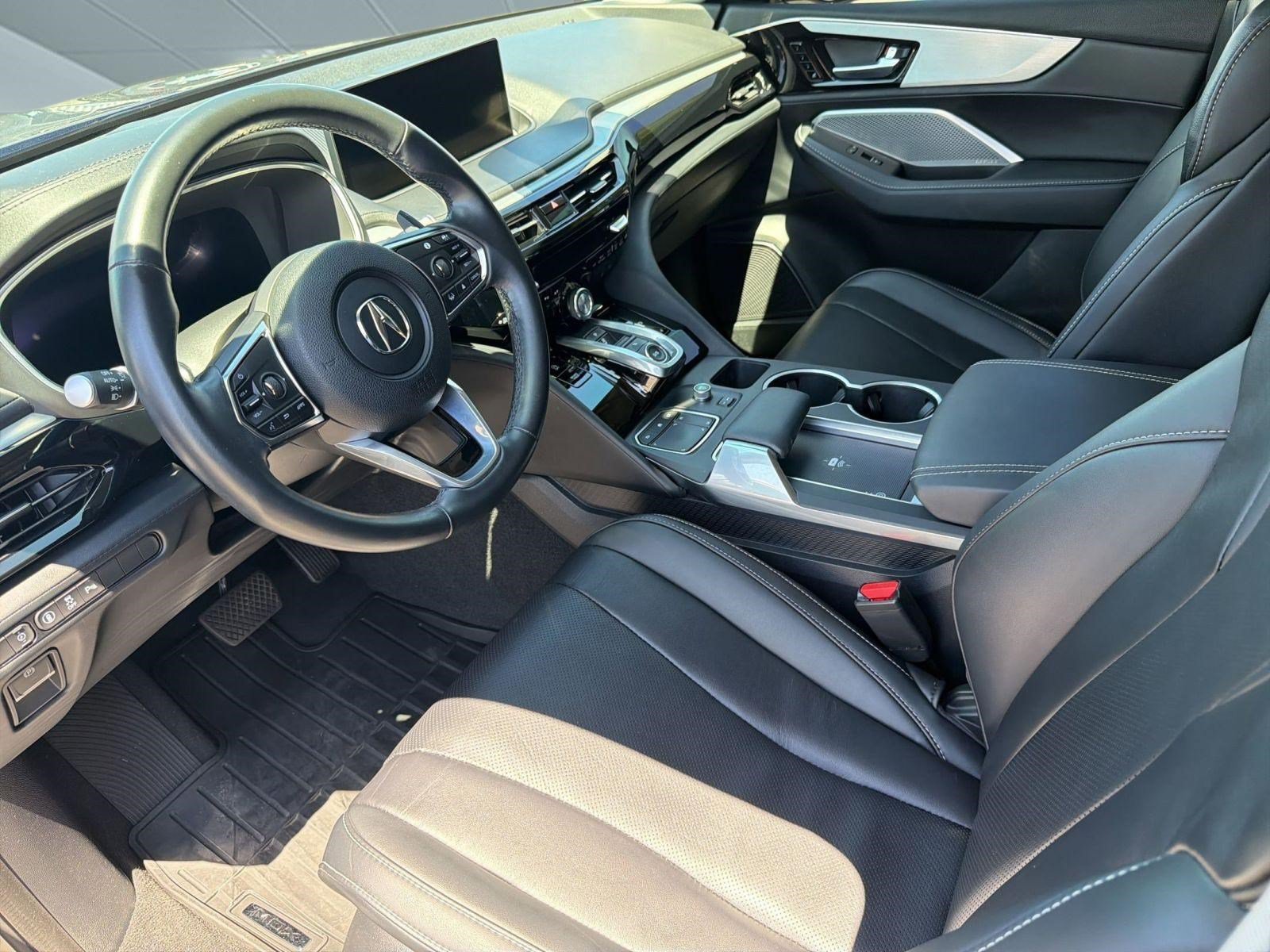 Used 2023 Acura MDX SH-AWD w/ Technology Package image 4