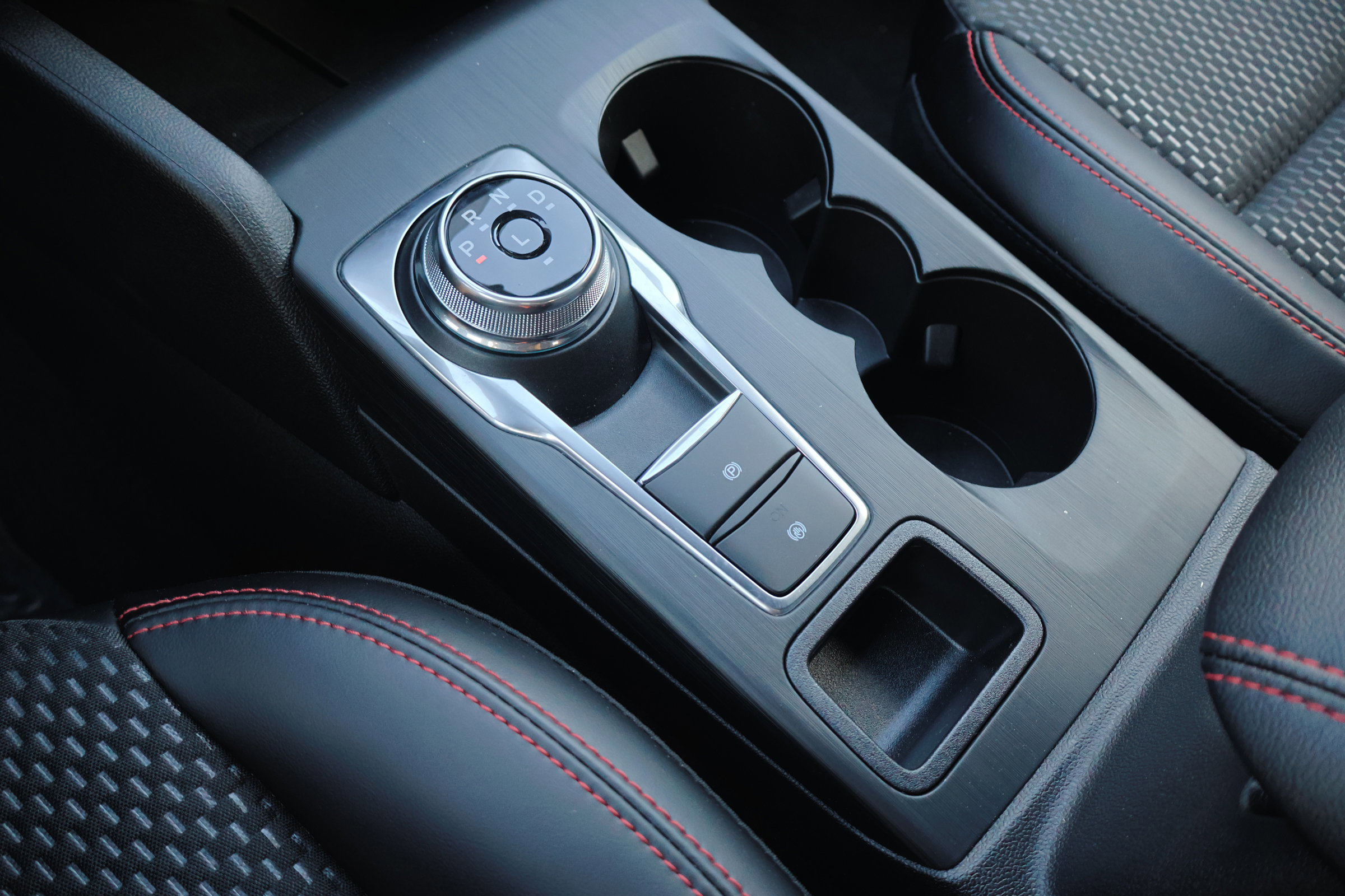 Certified 2024 Ford Escape ST-Line w/ Equipment Group 301A image 30