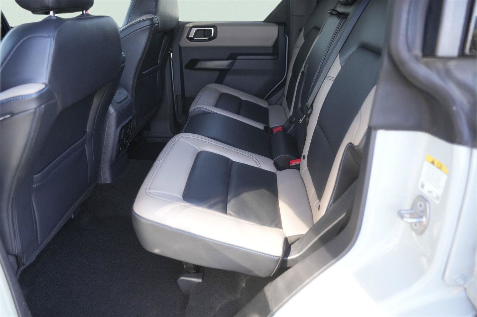 Certified 2024 Ford Bronco Wildtrak AWD/4WD image 12