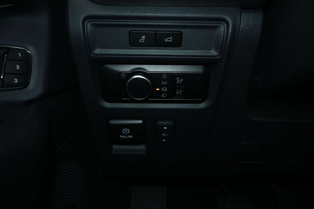 Certified 2024 Ford Expedition Max XLT RWD image 43