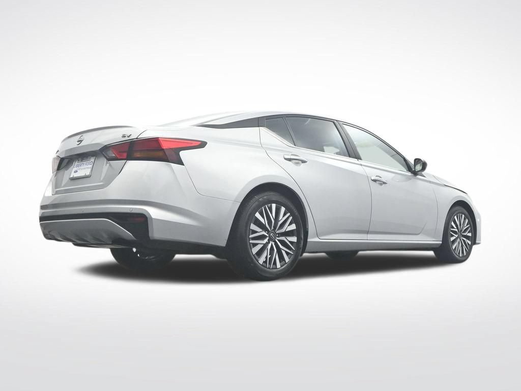Used 2024 Nissan Altima 2.5 SV FWD image 42