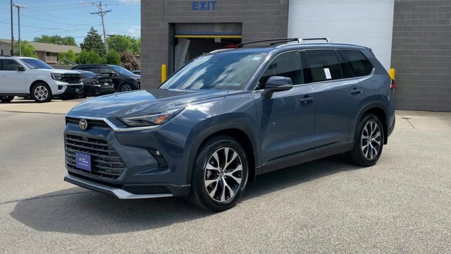 Used 2024 Toyota Grand Highlander AWD Hybrid image 5