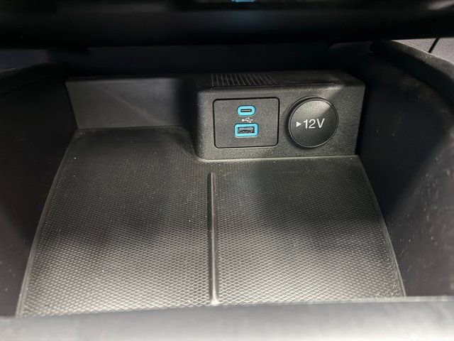 Certified 2022 Ford Escape SE w/ SE Sport Appearance Package image 19