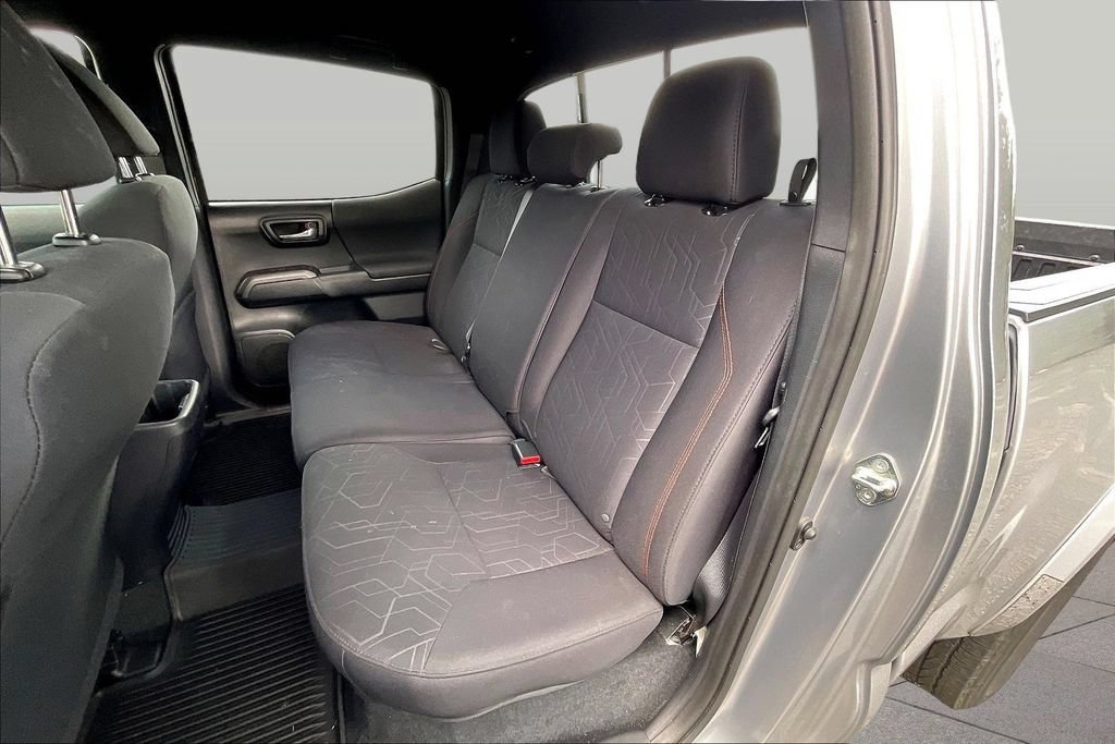 Used 2017 Toyota Tacoma TRD Sport w/ Tow Package RWD image 27