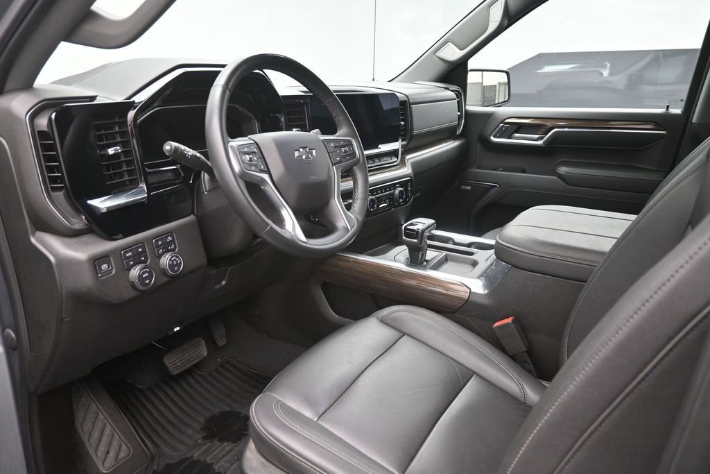 Used 2023 Chevrolet Silverado 1500 RST w/ Convenience Package II AWD/4WD image 19