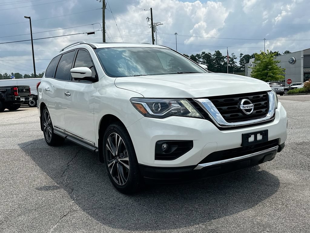 Used 2018 Nissan Pathfinder Platinum FWD image 2
