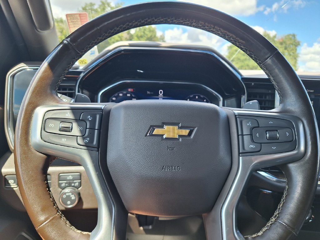 Used 2024 Chevrolet Silverado 1500 LT AWD/4WD image 14