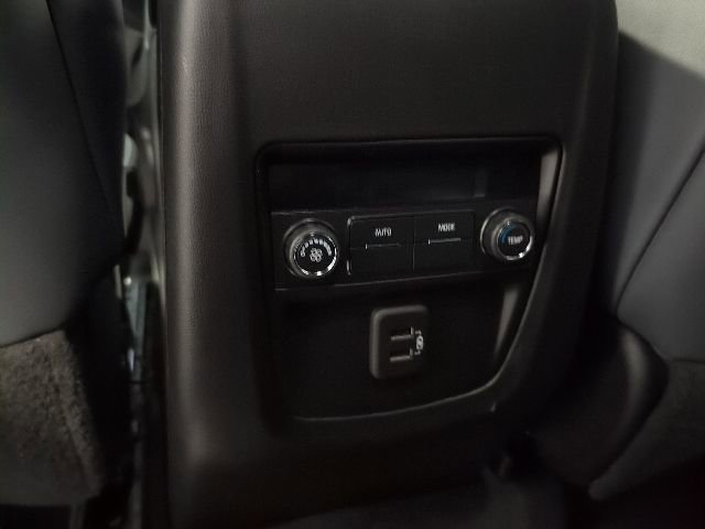 Used 2023 Buick Enclave Essence AWD/4WD image 29