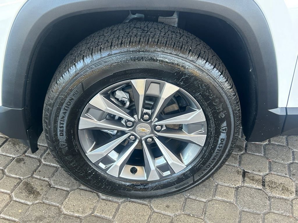 Used 2025 Chevrolet Equinox LT image 18