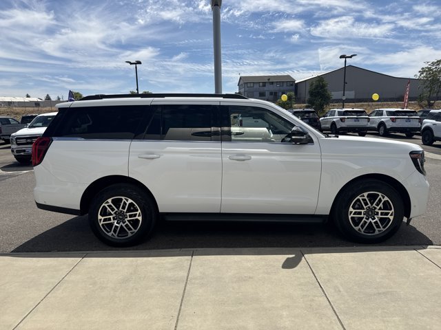 Certified 2025 Ford Expedition Active AWD/4WD image 9