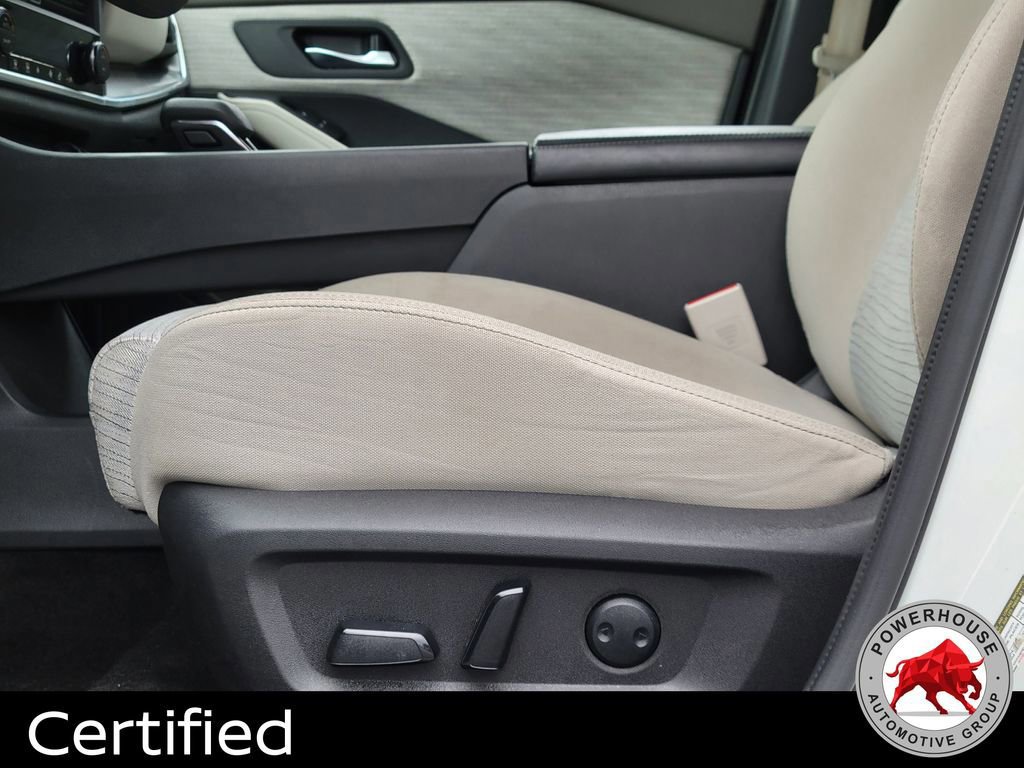 Used 2023 Nissan Rogue SV image 24