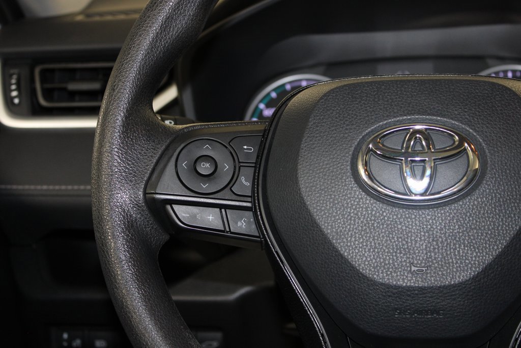Used 2021 Toyota RAV4 XLE image 18