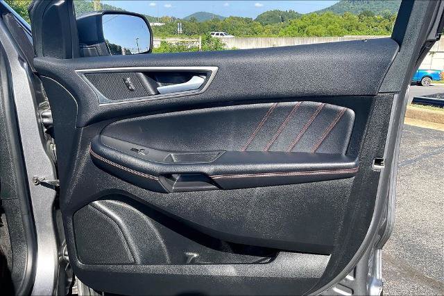 Certified 2024 Ford Edge ST-Line AWD/4WD image 23