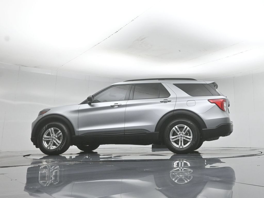 Certified 2023 Ford Explorer XLT RWD image 56