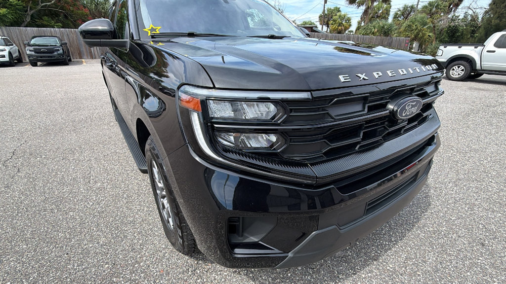 Certified 2025 Ford Expedition Max Active AWD/4WD image 9