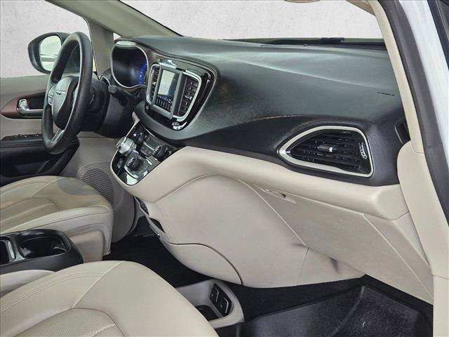 Used 2021 Chrysler Voyager Lxi FWD image 19