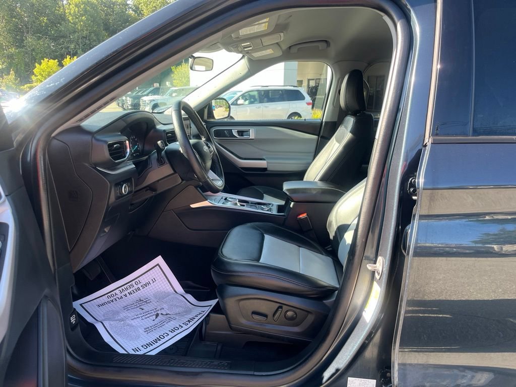 Certified 2024 Ford Explorer XLT w/ Equipment Group 202A AWD/4WD image 14