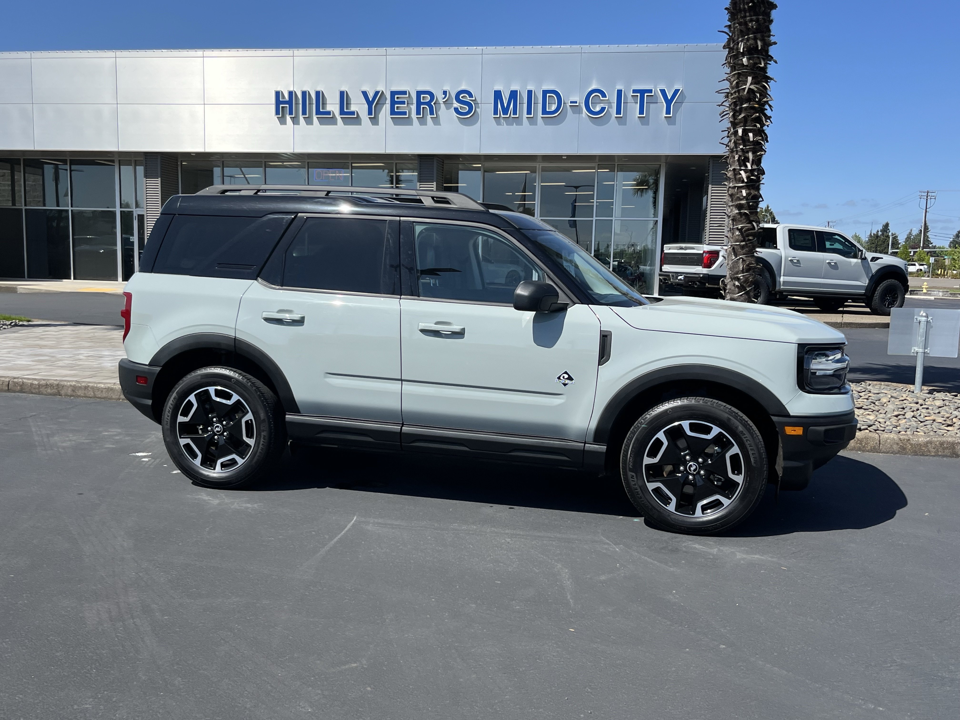 Certified 2024 Ford Bronco Sport Outer Banks w/ Tech Package AWD/4WD image 2