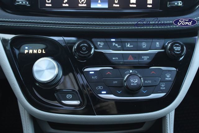 Used 2023 Chrysler Pacifica Limited image 19