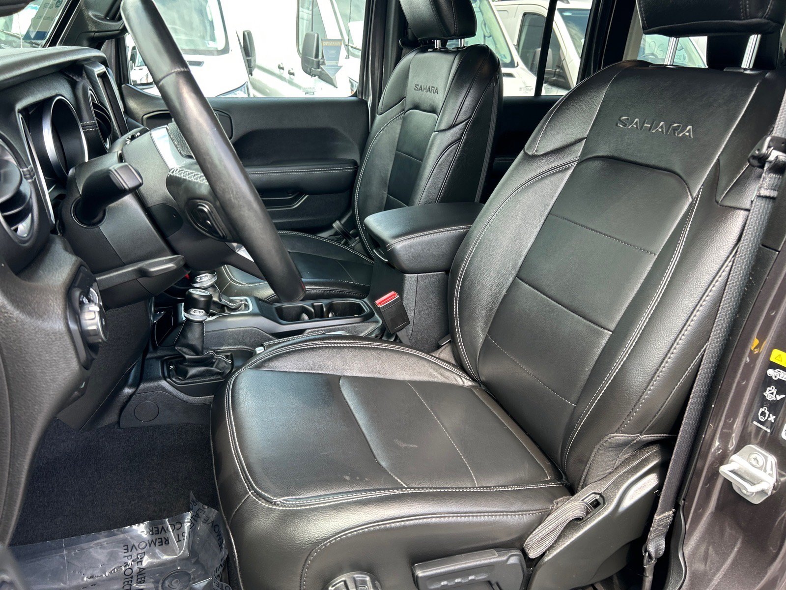 Used 2022 Jeep Wrangler Unlimited Sahara w/ Cold Weather Group AWD/4WD image 9